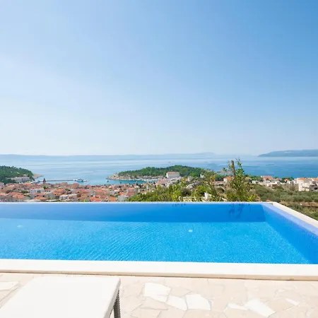 Gorgeous Home In Makarska