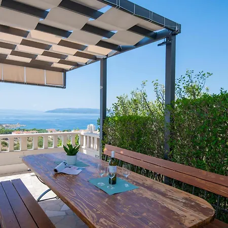 Gorgeous Home In Makarska