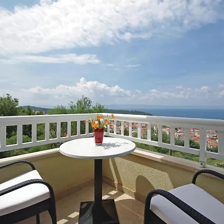 Gorgeous Home In Makarska Hébergement de vacances *