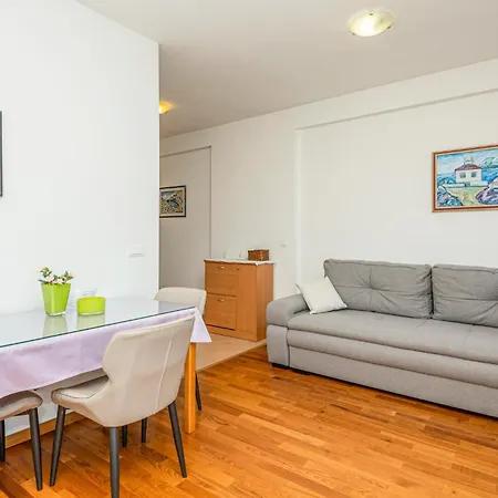 Amazing In בית נופש מאקרסקה