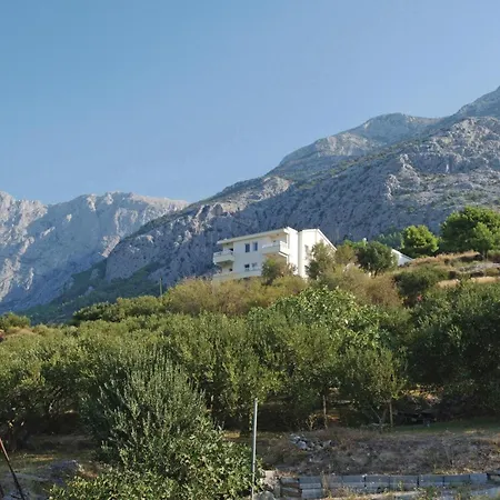 Amazing Home In Makarska Vikendica