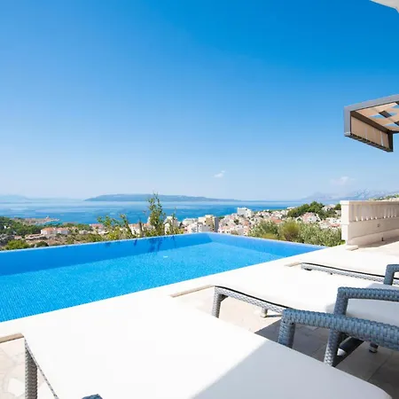 Amazing Home In Makarska Vikendica *